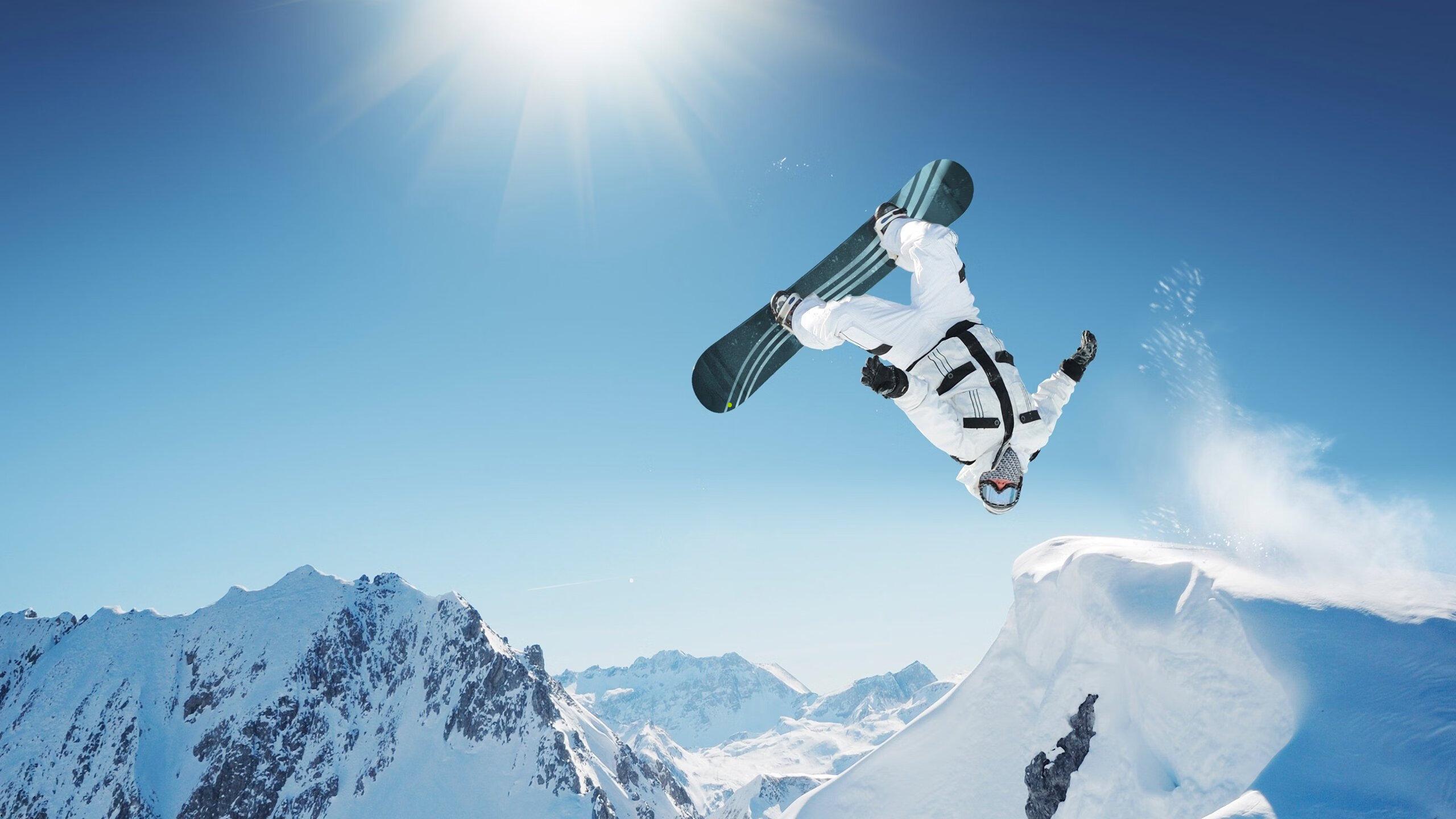 奥运冠军何雯娜力挺王者荣耀国际城市邀请赛，跨界助阵电竞盛事